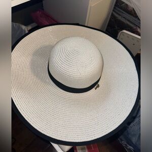 White Sun Hat With Black Bow
